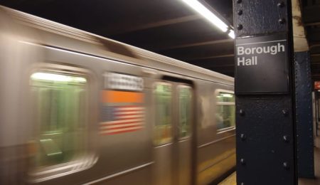 ニューヨーク、地下鉄全車両に防犯カメラ設置へ